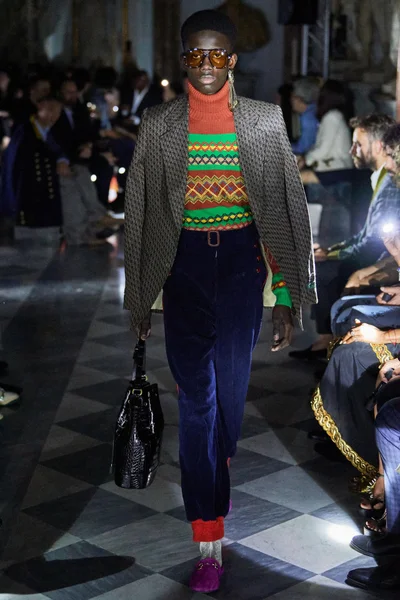 Look 48